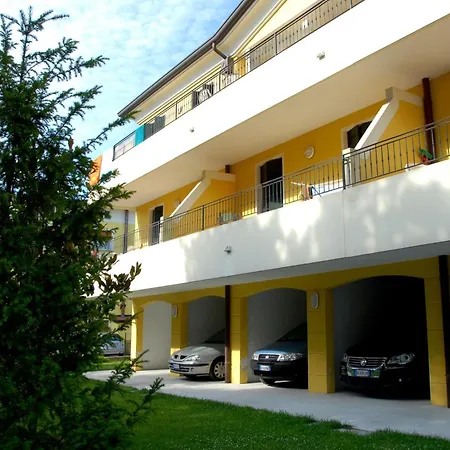Beachfront Escape One Bedroom Flat With Ac Lejlighed Bibione