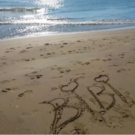 Beachfront Escape One Bedroom Flat With Ac アパート