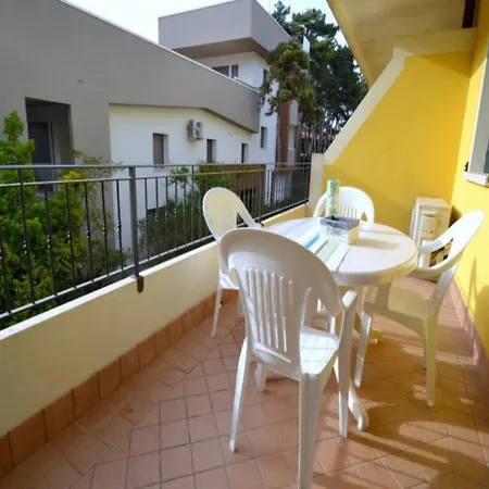 Beachfront Escape One Bedroom Flat With Ac شقة *