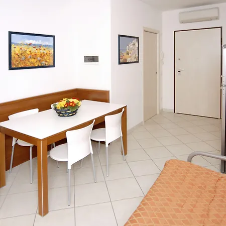 Beachfront Escape One Bedroom Flat With Ac ビビオーネ