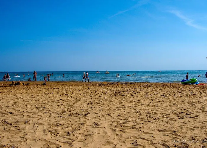 Beachfront Escape One Bedroom Flat With Ac